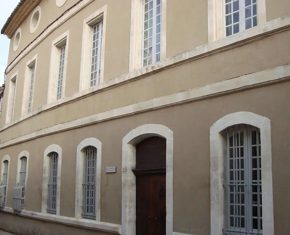 Appartement De Caractere Entre St Remy Et Avignon, 74M2, 2 A 4 Personnes Noves Apartment