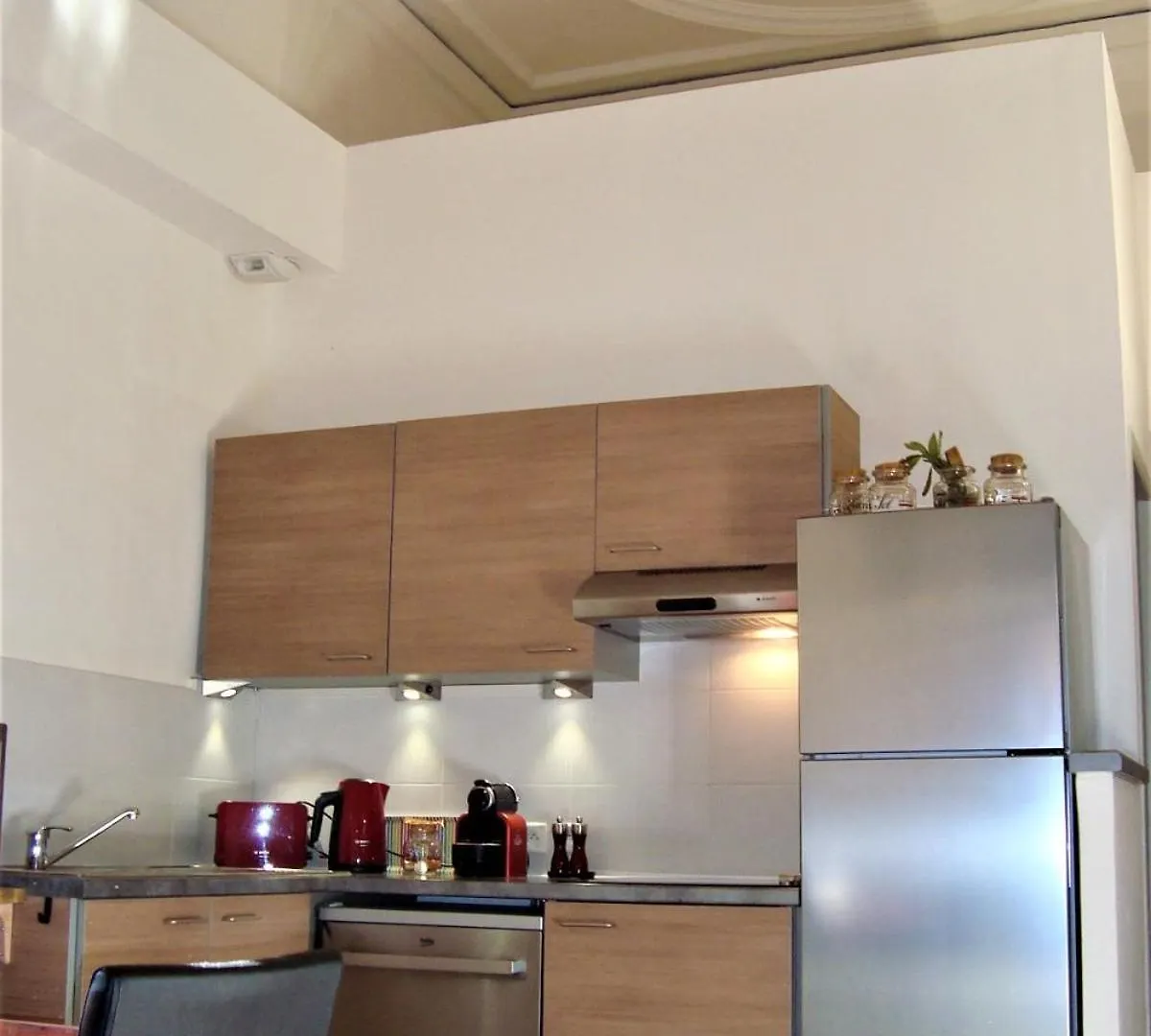 Appartement De Caractere Entre St Remy Et Avignon, 74M2, 2 A 4 Personnes Noves