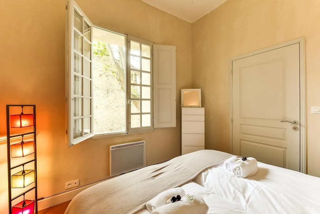 Apartment Appartement De Caractere Entre St Remy Et Avignon, 74M2, 2 A 4 Personnes Noves France