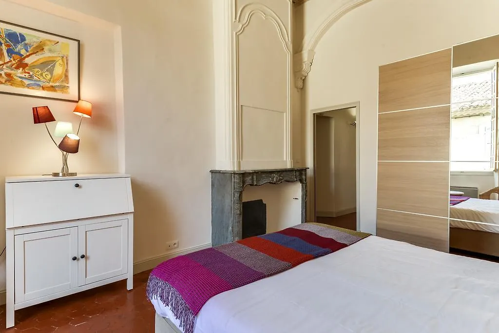 Apartment Appartement De Caractere Entre St Remy Et Avignon, 74M2, 2 A 4 Personnes Noves
