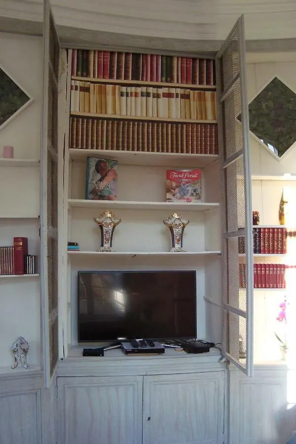 Apartment Appartement De Caractere Entre St Remy Et Avignon, 74M2, 2 A 4 Personnes Noves France