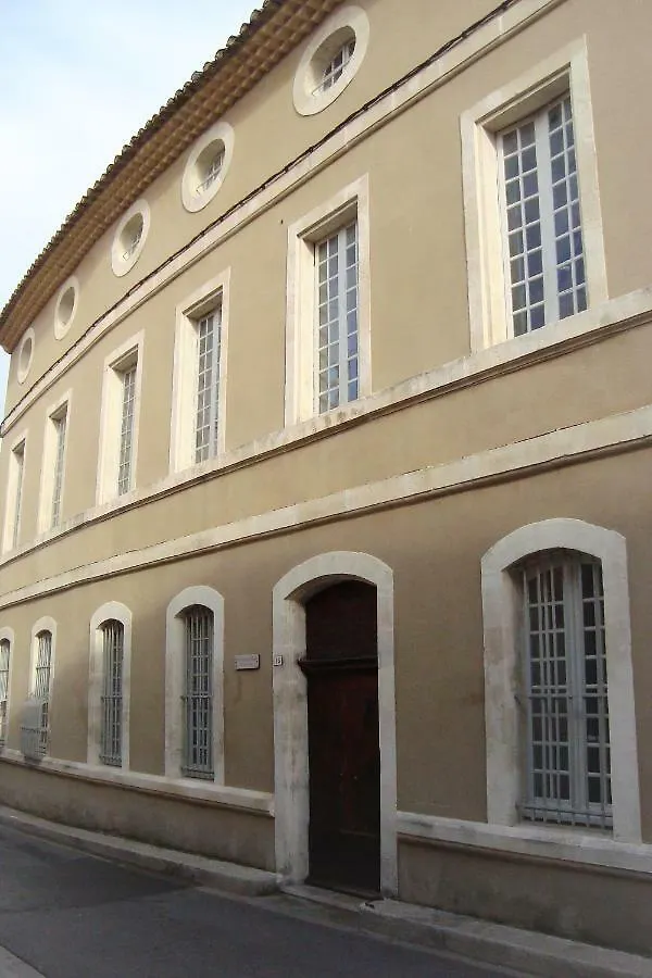 Apartment Appartement De Caractere Entre St Remy Et Avignon, 74M2, 2 A 4 Personnes Noves