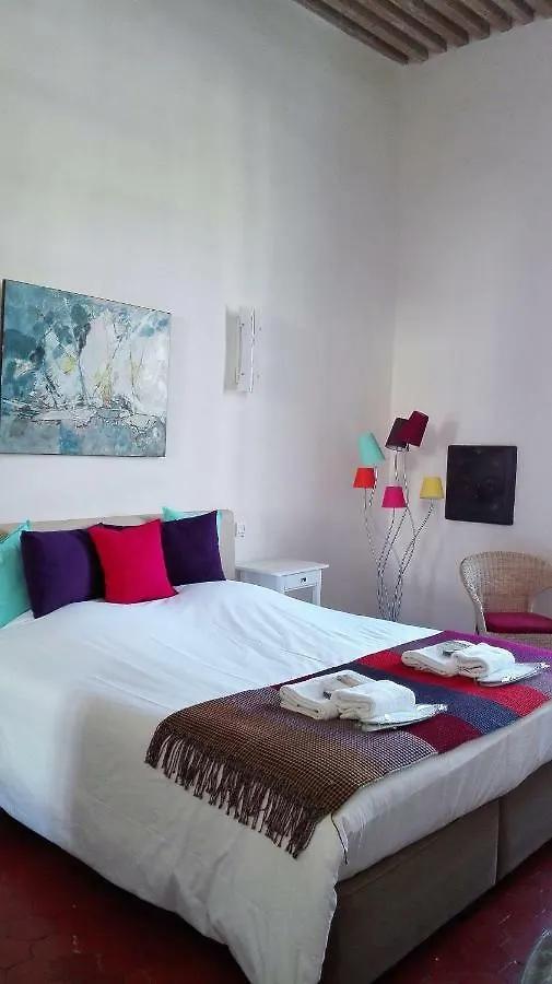 Appartement De Caractere Entre St Remy Et Avignon, 74M2, 2 A 4 Personnes Noves 0*,