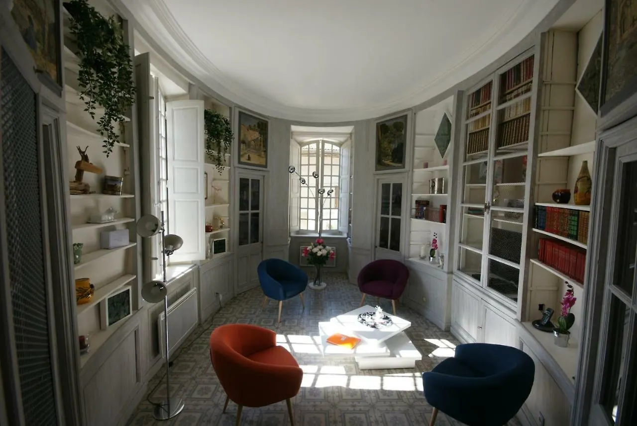 Apartment Appartement De Caractere Entre St Remy Et Avignon, 74M2, 2 A 4 Personnes Noves
