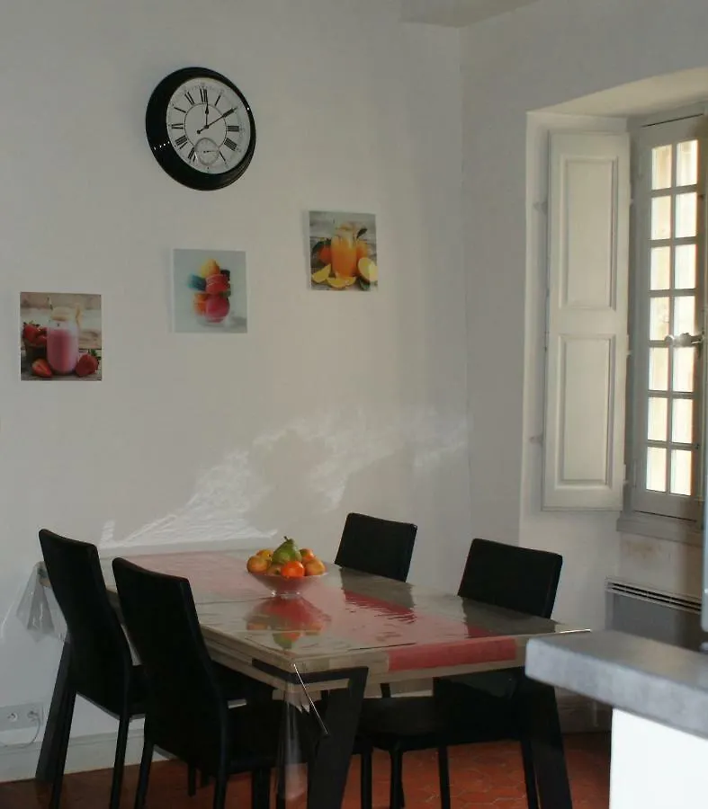 Appartement De Caractere Entre St Remy Et Avignon, 74M2, 2 A 4 Personnes Noves Apartment