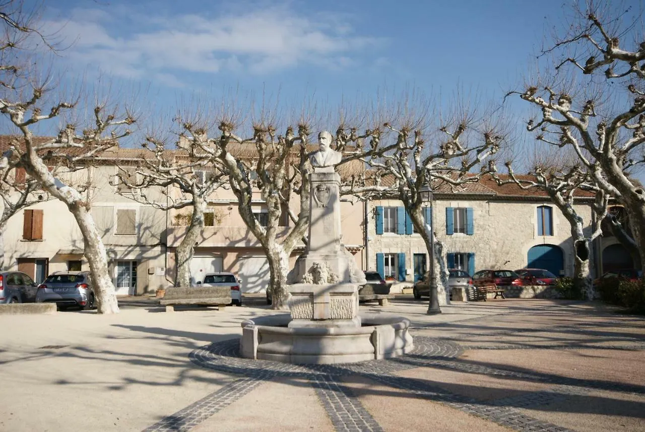 Appartement De Caractere Entre St Remy Et Avignon, 74M2, 2 A 4 Personnes Noves France